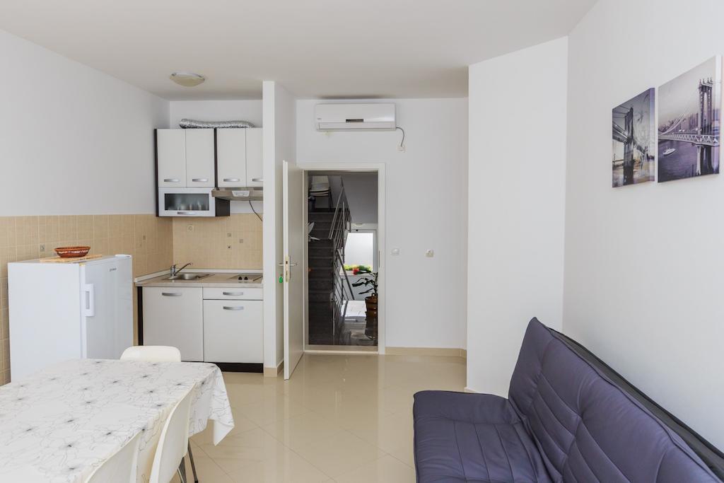 Apartments Rogulj Rogoznica  Ruang foto