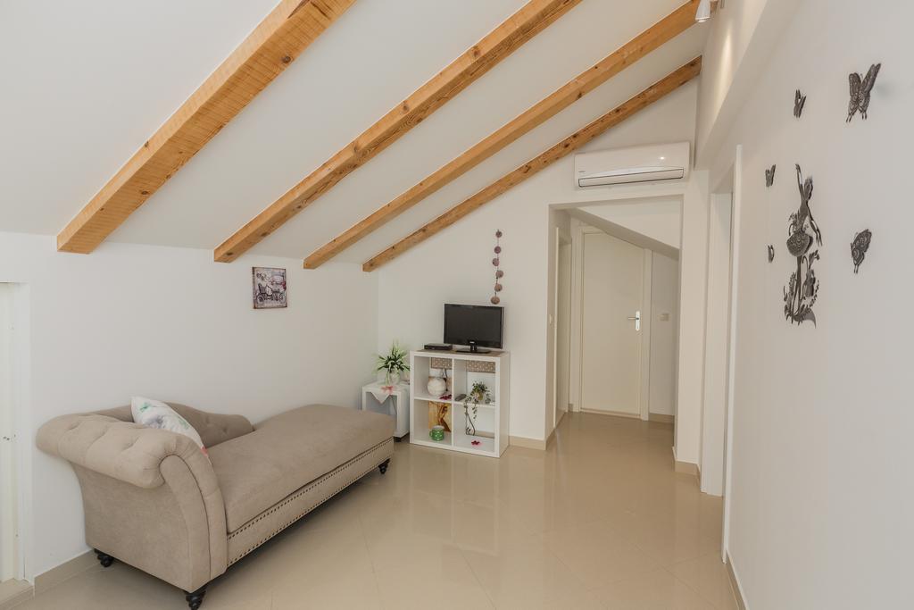 Apartments Rogulj Rogoznica  Ruang foto